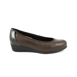 Comfort Class 2324 – Salón liso en piel y charol con cuña en marrón