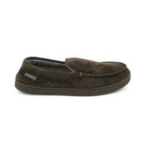 Isotoner 96823 – Zapatilla cerrada lisa tipo kiowa en marrón