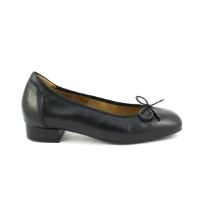 PieSanto 245302 – Manoletina en piel con tacón bajo en negro