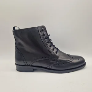 BOTÍN EN PIEL NEGRA - 71942
