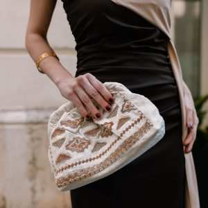 Clutch Pedrería Beige