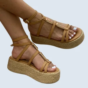 PLATAFORMA EN YUTE CAPELLADA TIRAS CON HERRAJE